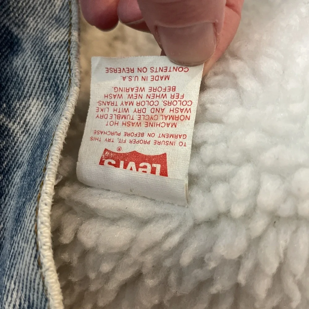 Vintage Levis Sherpa Lined Denim Trucker Jacket Men's Large Blue Made In USA‎